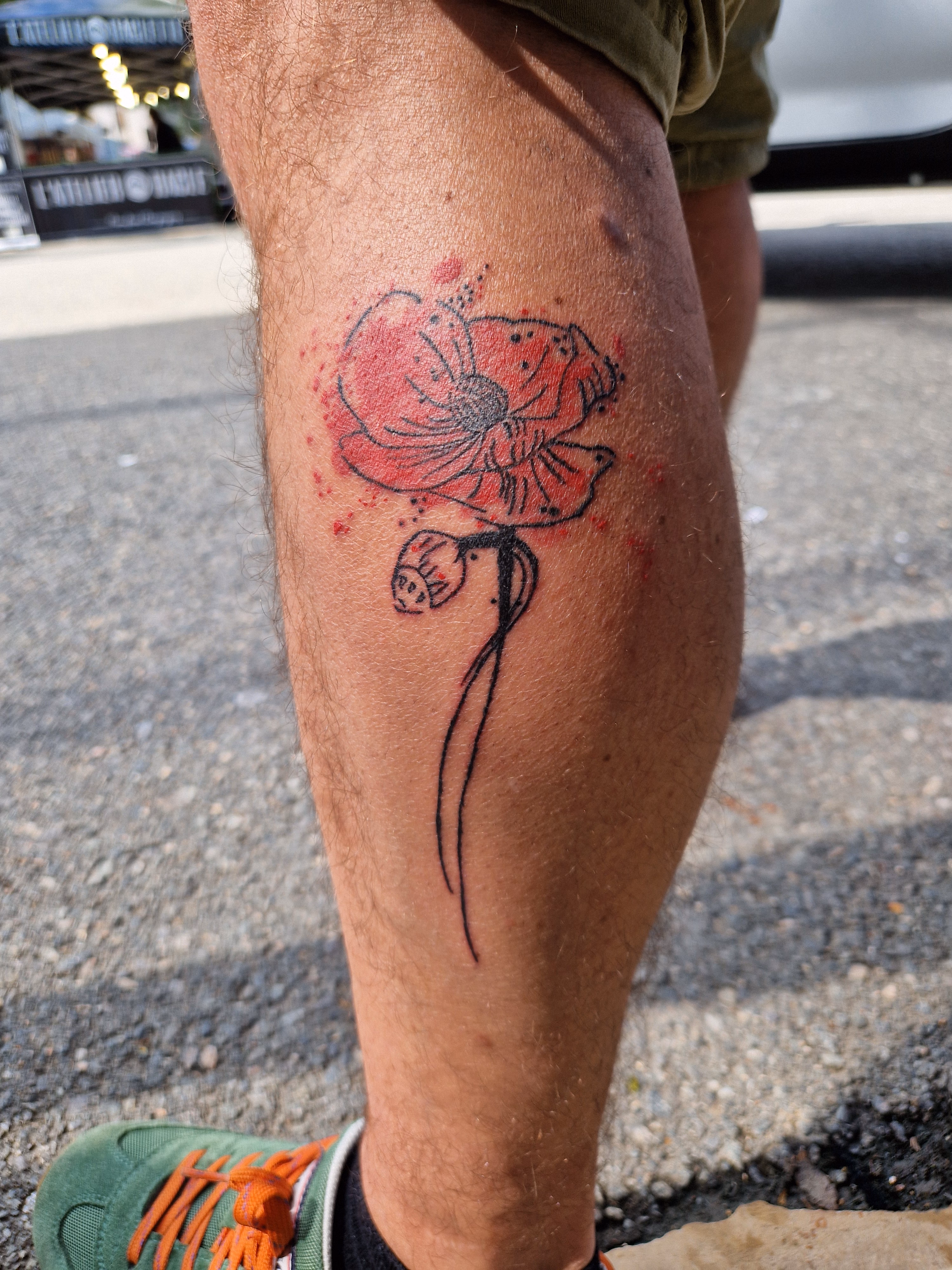 Tatouage crâne de bélier aquarelle sur la main réalisé par Sarah Fleur